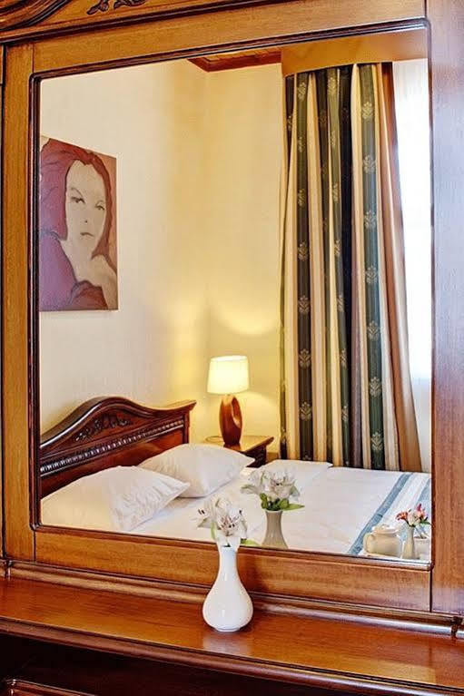 West Park Hotel Sofiivska Borshchahivka Экстерьер фото