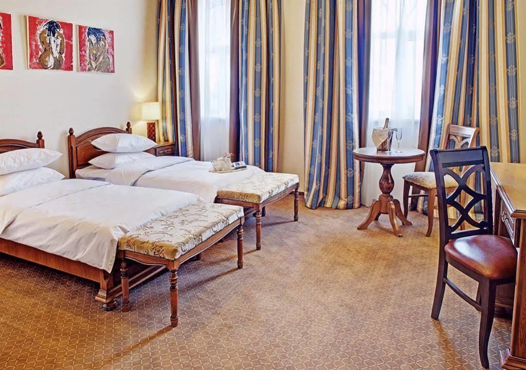 West Park Hotel Sofiivska Borshchahivka Экстерьер фото