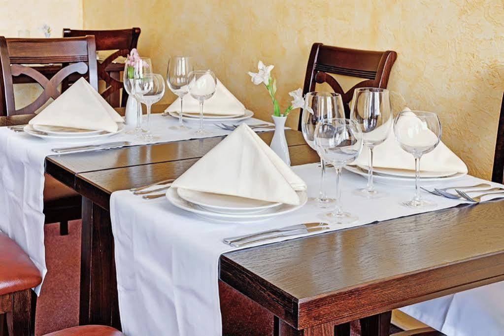 West Park Hotel Sofiivska Borshchahivka Экстерьер фото